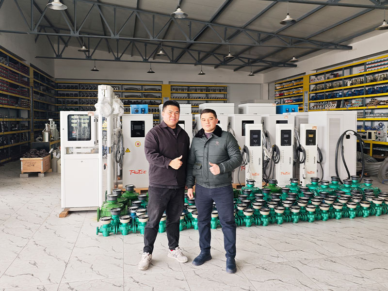 Middle-Eastern-Client-Visits-True-Tech-Showroom-for-Comprehensive-Product-Review-and-Partnership-Discussion.jpg